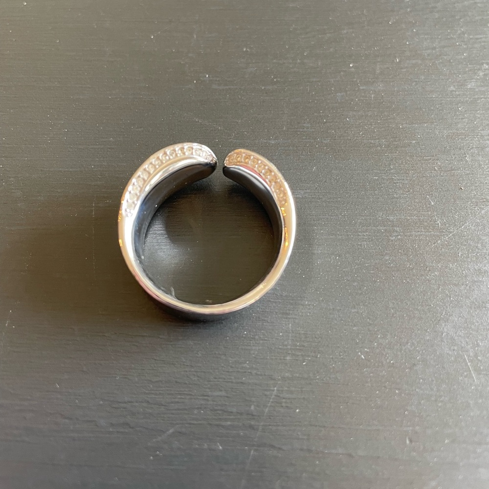 Stainless steel ring with gems